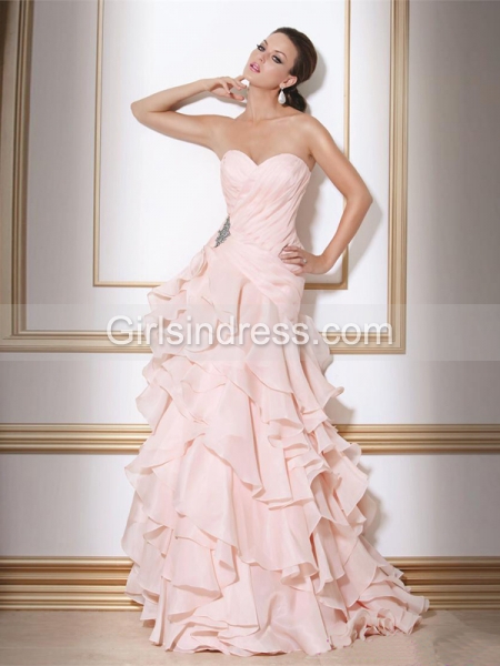 Attractive Cascading Ruffle Sweetheart Chiffon Engagement Dress