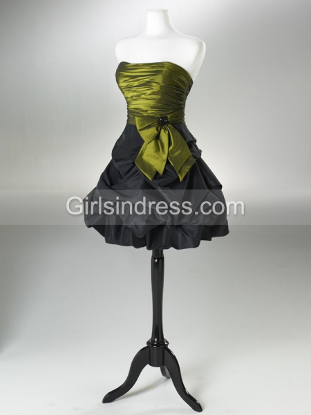 Chic Strapless Satin Bow Pleated Homecoming Dress